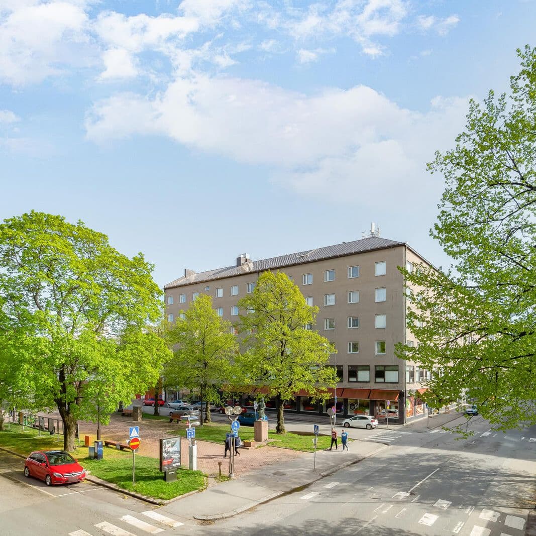 Porin Antinkatu 14 asuntokohteen julkisivua.